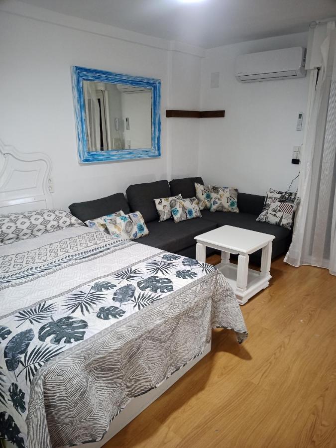 Sweet Home Benalmadena, Estudio Con Vistas Al Mar Y Excelente Conexion Wifi, Para No Fumadores, Con Piscinas, Sea Views, With Swimming Pools, Completely Renovated, Ideal For Older People, Bright With Morning Sun, No Smoking Room photo