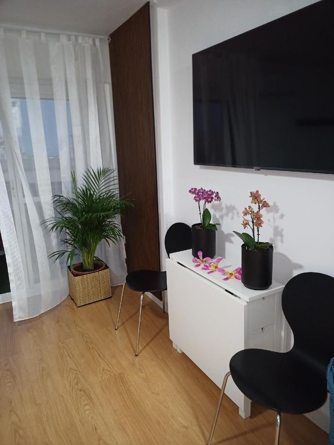 Sweet Home Benalmadena, Estudio Con Vistas Al Mar Y Excelente Conexion Wifi, Para No Fumadores, Con Piscinas, Sea Views, With Swimming Pools, Completely Renovated, Ideal For Older People, Bright With Morning Sun, No Smoking Exterior photo
